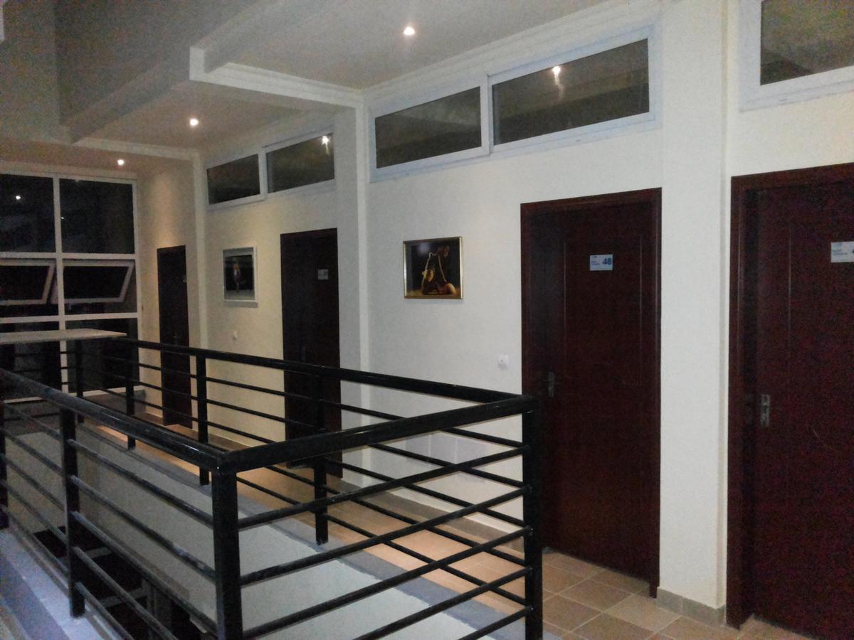 Residences Neila Cotonou Exterior photo